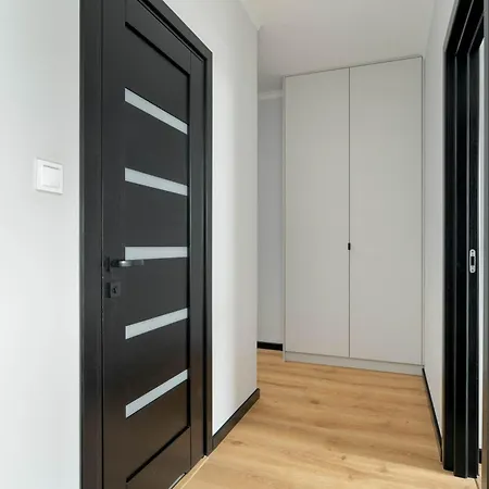 Apartment Modern Desk & Bedroom By Renters Poznan