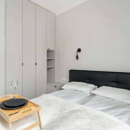 Apartment Modern Desk & Bedroom By Renters Poznan