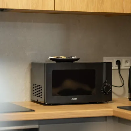 Apartment Modern Desk & Bedroom By Renters